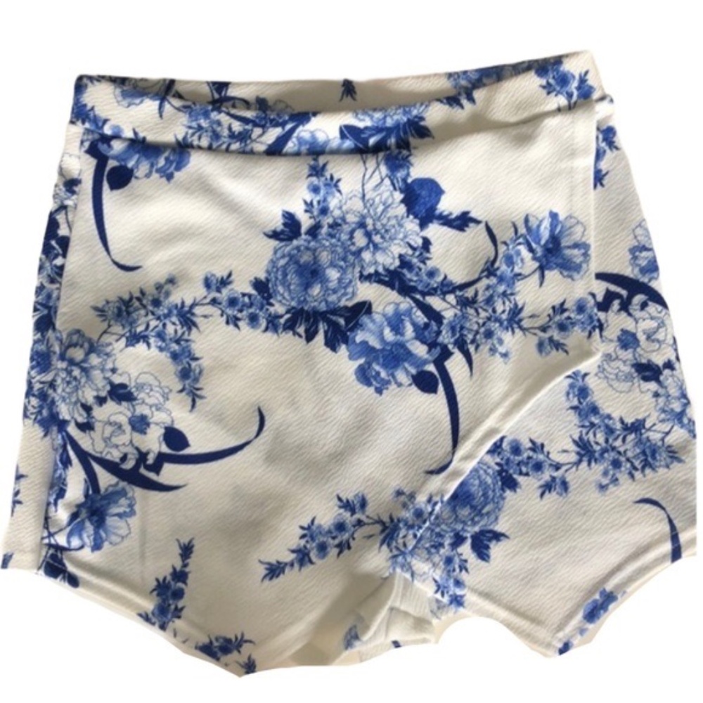FLORAL PRINT WRAP SKORT